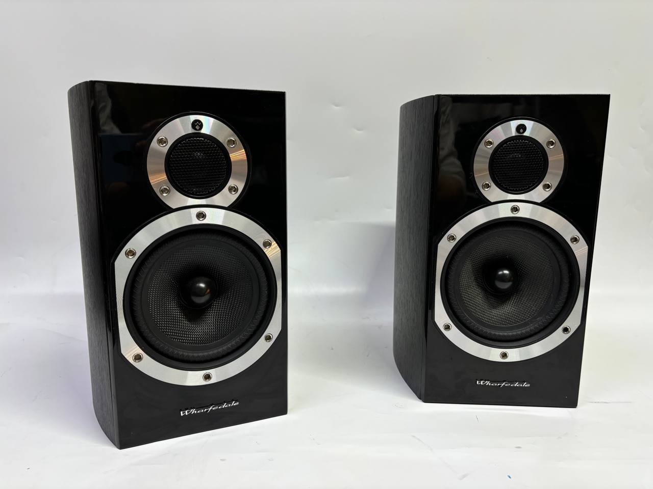 Wharfedale Diamond 10.1 колонки полочные, пассивная акустика по низкой цене, б/у