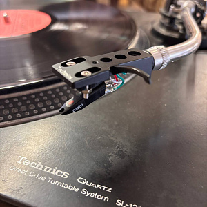 Головка звукоснимателя Ortofon OM5E(в сборе с шелом Technics)